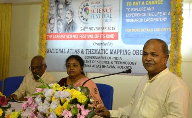 पांच नवंबर को कोलकाता में राष्ट्रपति करेंगे भारतीय अंतरराष्ट्रीय विज्ञान महोत्सव का उद्घाटन