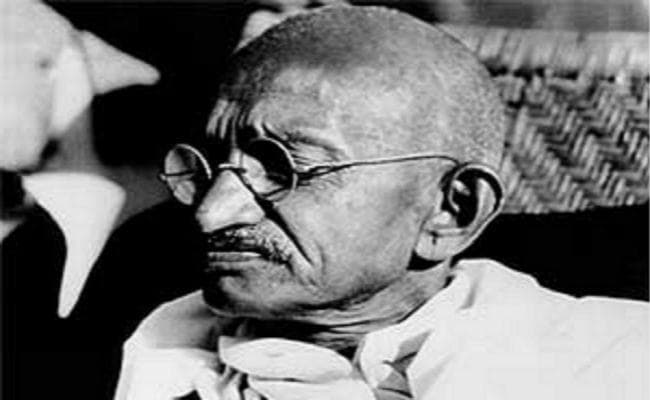 सावरकर के बारे में गांधीजी के परपोते ने कह दी यह बात...