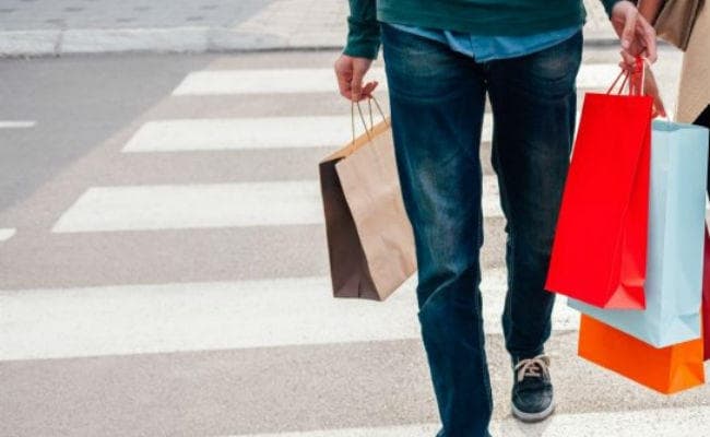 चुनाव ड्यूटी में सपरिवार घूमे आइएएस अधिकारी राजीव रंजन, सामान खरीदा, पैसे नहीं दिये