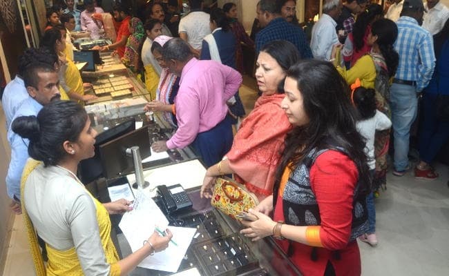 धनतेरस पर 3663 करोड़ का कारोबार, बिहार में सोना-चांदी, तो झारखंड में वाहन पर बरसा धन