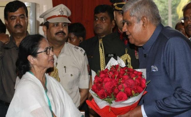 ममता के आवास पर काली पूजा में शामिल होने का बेसब्री से इंतजार है राज्यपाल धनखड़ को