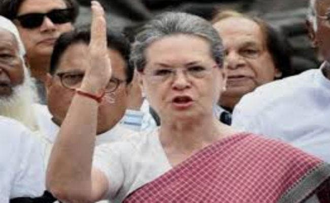 सोनिया का तंज : भाजपा सरकार में किसान ''काली दीपावली'' मनाने को मजबूर