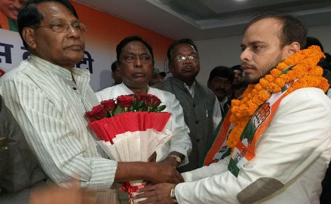 चौपारण : कांग्रेस में शामिल हुए युवा नेता अरुण साहू, कहा- बरही विधानसभा से लड़ेंगे चुनाव