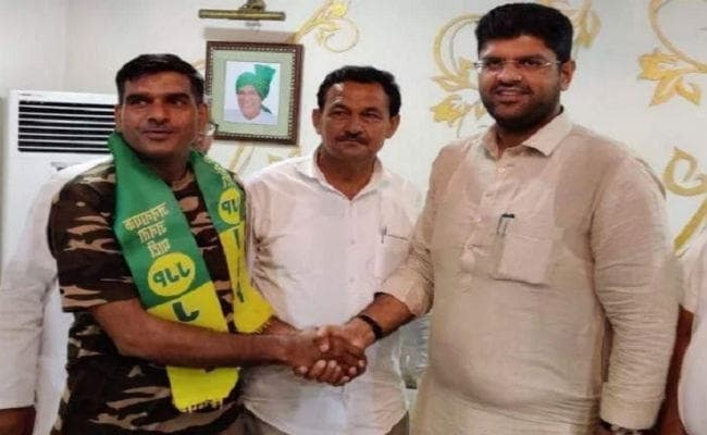 BSF के पूर्व जवान तेज बहादुर ने छोड़ी JJP, कहा- दुष्यंत चौटाला ने हरियाणा को धोखा दिया