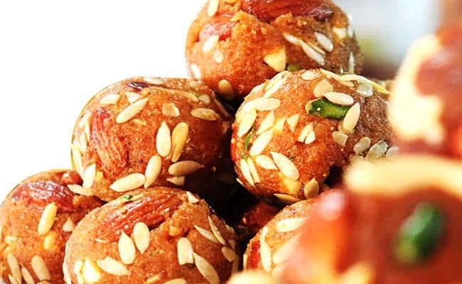 स्वादिष्ट व्यंजनों संग लें ज्योतिपर्व का आनंद