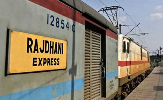 गुजरात में राजधानी एक्सप्रेस से 3.5 करोड़ रुपये के मादक पदार्थ बरामद, दो लोग गिरफ्तार