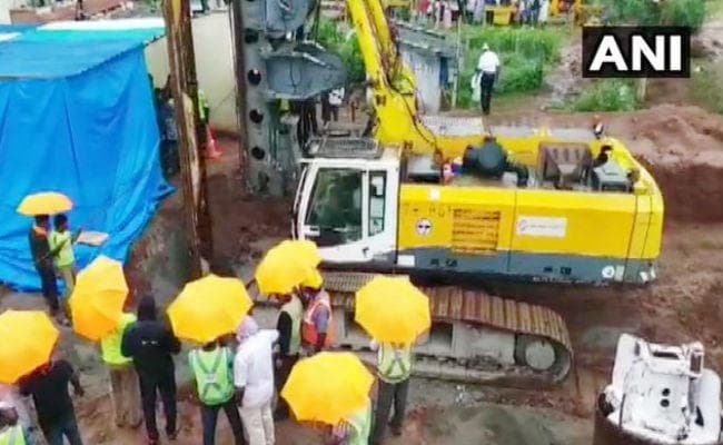 4 दिनों से बोरवेल में फंसा है 2 साल का बच्‍चा, पीएम मोदी ने की दुआ