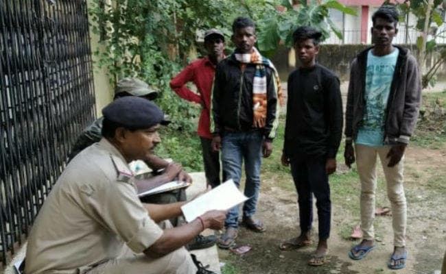 गुमला : अलग-अलग हादसे में तीन लोगों की मौत, एक शव को परिजन बिना पोस्टमार्टम कराये लेकर भागे