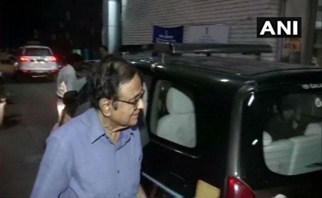 तबीयत बिगड़ने के बाद एम्स ले जाए गए चिदंबरम, कुछ देर बाद मिली छुट्टी