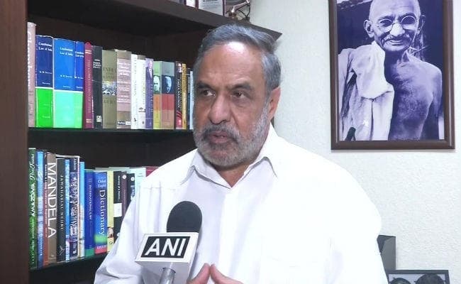 यूरोपीय नेताओं के जम्मू-कश्मीर दौरे को लेकर सरकार पर बरसी कांग्रेस, स्वामी ने भी साधा निशाना