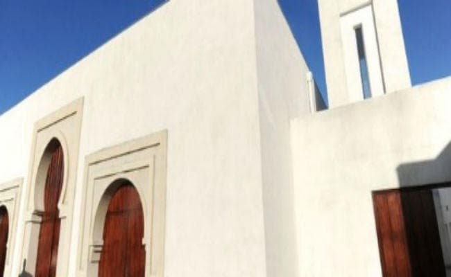 मस्जिद जलाने की कोशिश करने वालों को मारी गयी गोली