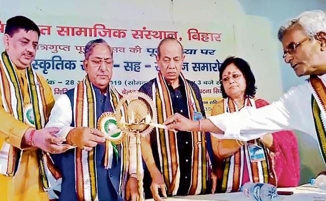 कलम जाति व मजहब से होती है परे : नंदकिशोर यादव