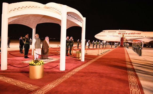 पीएम मोदी पहुंचे सऊदी अरब, कहा- पेट्रोकेमिकल परियोजना का हिस्सा होगा सऊदी अरामको