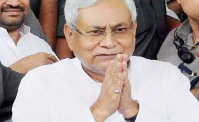 बिहार : मुख्यमंत्री नीतीश कुमार ने की भगवान चित्रगुप्त की पूजा-अर्चना