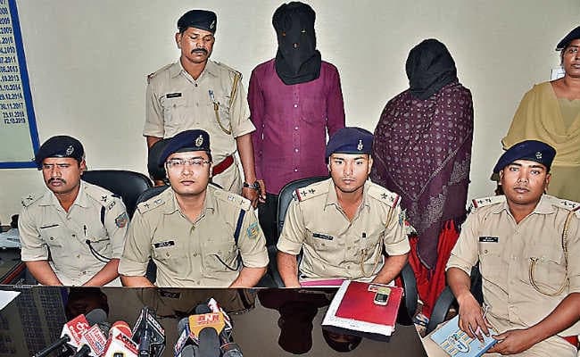 बहनोई के भाई से था अवैध संबंध पति की हत्या कर जलाया था शव