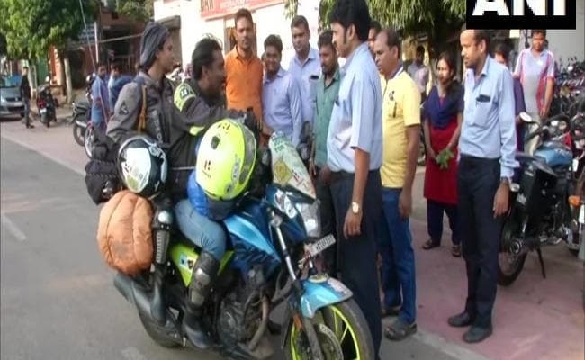 बाघ को बचाने का संदेश देने पत्नी के साथ भारत यात्रा पर कोलकाता के रथींद्र