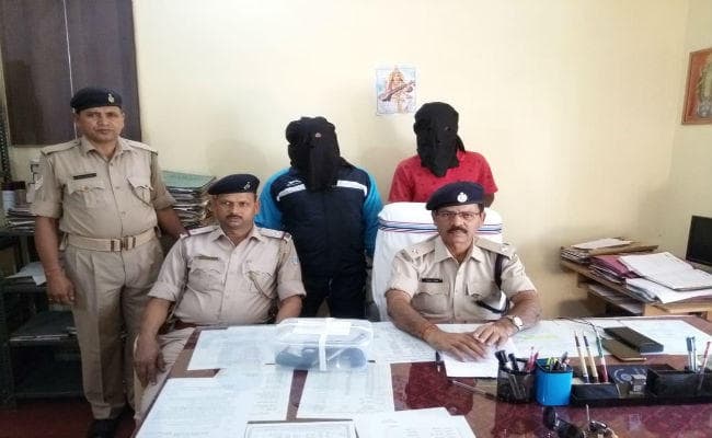 गुमला पुलिस को बड़ी सफलता, PLFI के पूर्व कमांडर समेत दो उग्रवादी गिरफ्तार