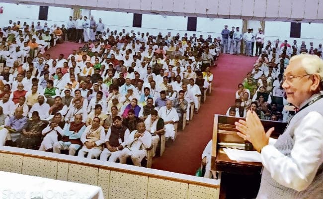 नीतीश दोबारा चुने गये जदयू के राष्ट्रीय अध्यक्ष, कहा- बिहार जैसे पिछड़े राज्य को मिले विशेष दर्जा