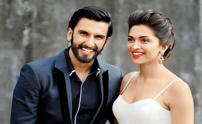 Ranveer Singh ने इंस्टाग्राम पर लिखा- शादी, बर्थडे पार्टी के लिए उपलब्ध हूं; Deepika ने दिया यह मस्त जवाब...