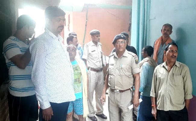 नवादा में रिटायर्ड बैंक कर्मी के घर से नकदी समेत 40 लाख की चोरी, दुर्घटनाग्रस्त बेटे से मिलने रांची गये थे सपरिवार