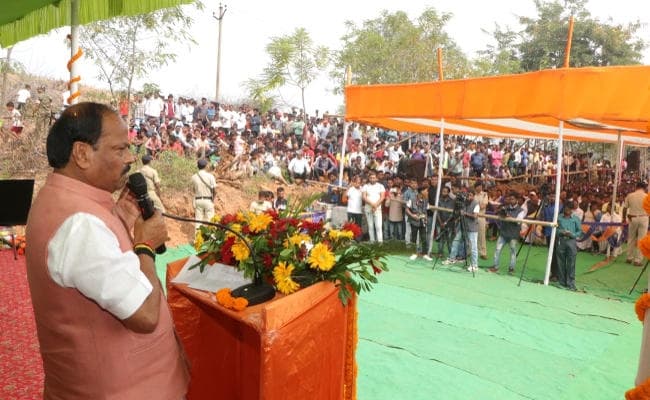 रांची में मुख्यमंत्री रघुवर दास ने किया लगुना टेक्सटाइल समेत तीन प्लांट का शिलान्यास, 20 हजार युवाओं को मिलेगा रोजगार