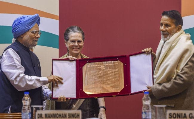 सोनिया गांधी का मोदी सरकार पर निशाना, बोलीं- समाज में बढ़ रही है असहिष्णुता