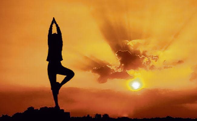 छठ पूजा की पौराणिक कथाएं : नदी में एक पैर पर खड़े होकर सूर्योपासना किया करते थे कर्ण