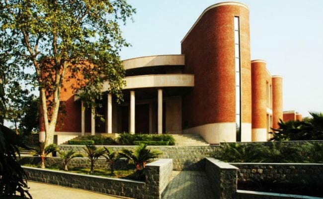 जीसस एंड मैरी कॉलेज में होगी सहायक प्रोफेसरों की भर्ती, 09 नवंबर तक करें आवेदन