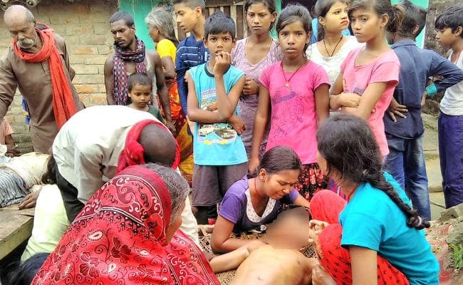 छठ घाट बनाने के दौरान चाचा-भतीजा की डूबने से मौत, गांव में पसरा सन्नाटा