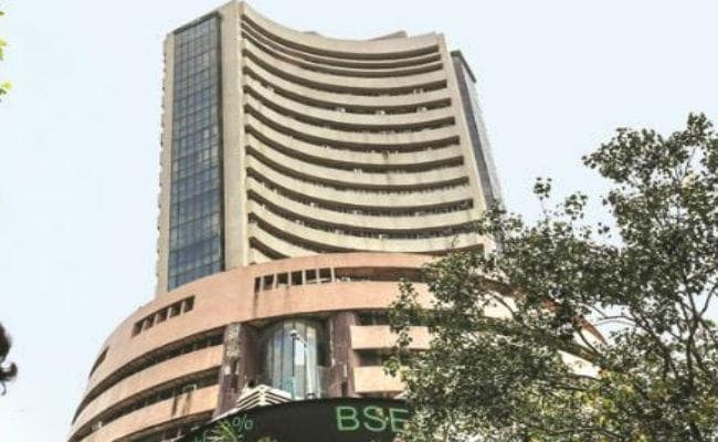 सेंसेक्स-निफ्टी लगातार छठे दिन बढ़त के साथ बंद, पांच फीसदी गिरा येस बैंक का शेयर