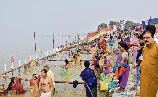 छठपूजा : दीघा, पाटीपुल, शिवा के गंगा घाट बेहतर, बांसघाट मार्ग में दलदल, कहीं धंस रहे पैर, तो कहीं है नाले की बदबू