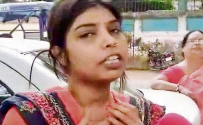 पत्नी सोनम ने कहा, डीएम के दबाव में था बीडीओ राजीव, सरकार कराये निष्पक्ष जांच