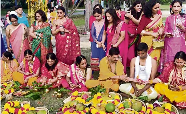 सिंगापुर में छठी की छटा