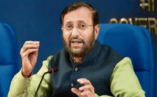 जावड़ेकर ने दिल्ली में प्रदूषण का ‘राजनीतिकरण'' करने के लिए केजरीवाल पर साधा निशाना