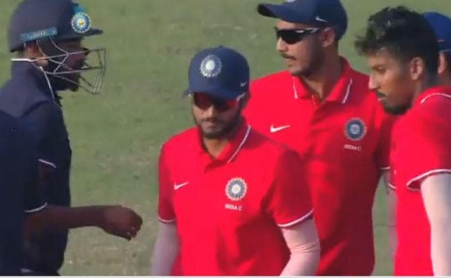 देवधर ट्रॉफी : अक्षर पटेल की विस्‍फोटक पारी के दम पर इंडिया सी ने इंडिया बी को 136 रन से रौंदा