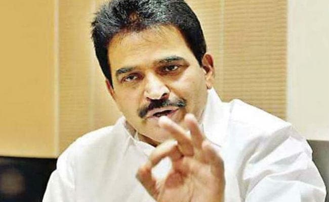 कांग्रेस ने येदियुरप्पा पर लगाया हॉर्स ट्रेडिंग का आरोप, पीएम मोदी और अमित शाह से जवाब मांगा