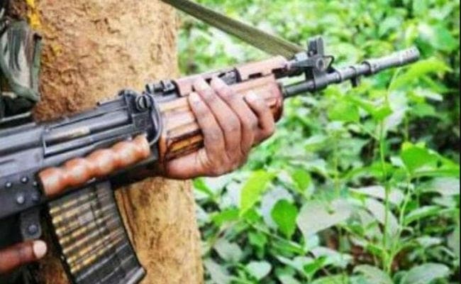 झारखंड में छठ के दिन मुठभेड़, एक नक्सली ढेर, भारी मात्रा में हथियार बरामद