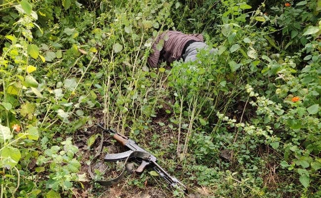 VIDEO : छठ के दिन चतरा में मुठभेड़, टीपीसी उग्रवादी मारा गया, भारी मात्रा में हथियार बरामद