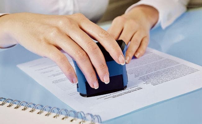 पटना : लाइसेंस अवधि खत्म, फिर भी ऐफिडेविट कर रहे नोटरी