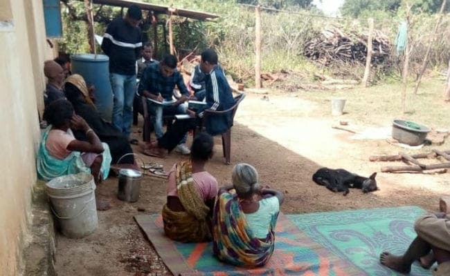 गुमला : घर में घुसकर युवक की हत्या, जमीन विवाद में हत्या की आशंका