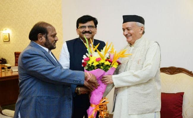 महाराष्ट्र गतिरोध : भाजपा ''वेट एंड वॉच'' की स्थिति में, राज्‍यपाल से मिले शिवसेना सांसद संजय राउत