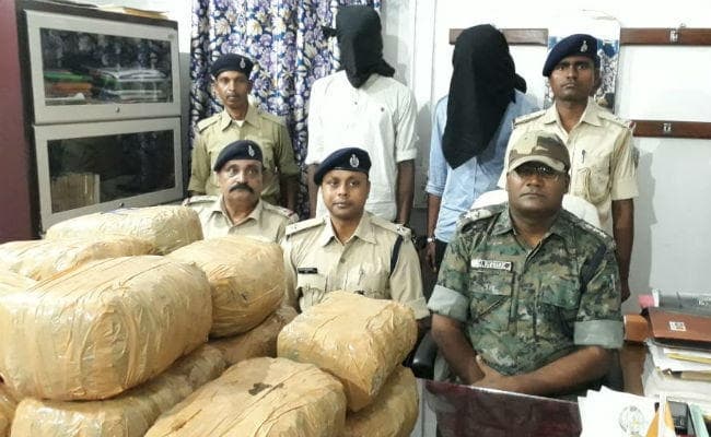 सिमडेगा : 68 किलो गांजा के साथ दो गिरफ्तार