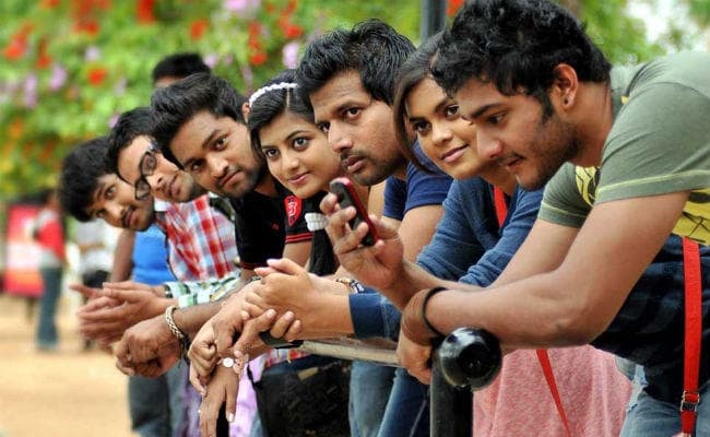 36% युवाओं के लिए शारीरिक और मानसिक स्वास्थ्य पहली प्राथमिकता, साफ हवा भी पहली जरूरत