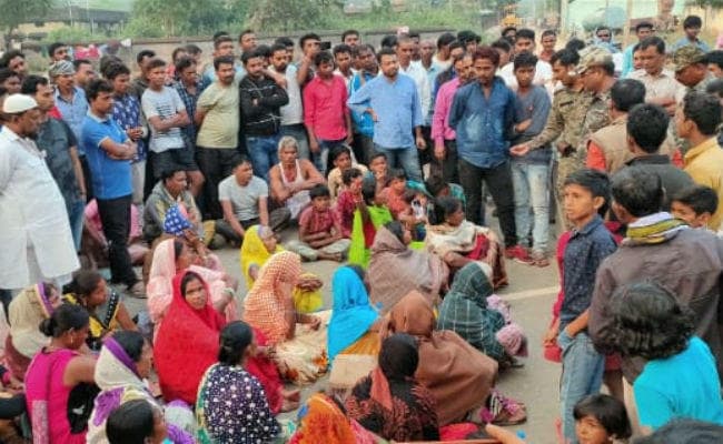 जवाहर नवोदय विद्यालय के छात्र के अपहरण की आशंका, छात्र को ढूंढने की मांग को लेकर तीन घंटे सड़क जाम