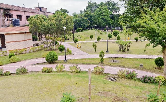 पटना : शहर के 20 पार्कों में न टॉयलेट और न यूरिनल