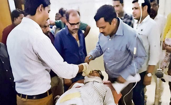 समस्तीपुर :कोर्ट परिसर में राजद नेता पर फायरिंग, एक कर्मचारी घायल