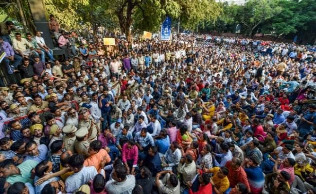 वकीलों और पुलिसकर्मियों के बीच झड़क की देश भर में इस वर्ष अनेक घटनाएं