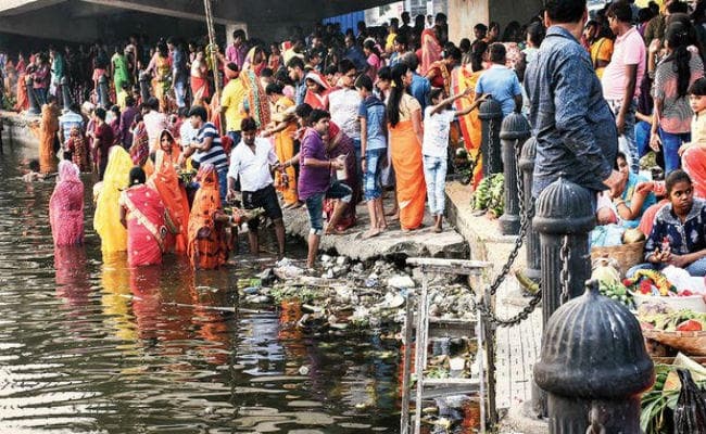 रवींद्र सरोवर में छठ पूजा से नहीं मरीं मछलियां