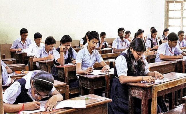 सीबीएसई 10वीं और 12वीं बोर्ड परीक्षा दो मार्च से होगी शुरू