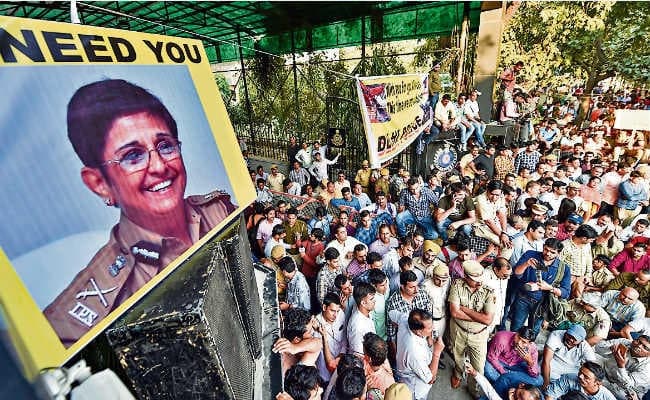 .....जब प्रदर्शन के दौरान दिल्‍ली पुलिसकर्मियों को किरण बेदी की आयी याद, 1988 में वकीलों पर करवाया था लाठीचार्ज